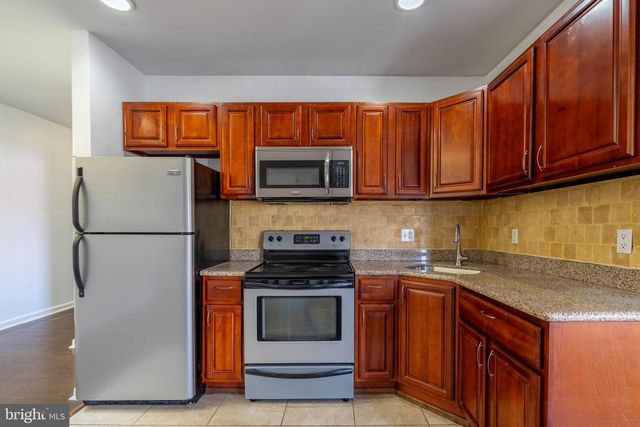 1814 W DIAMOND ST, Philadelphia, PA 19121