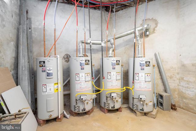 1814 W DIAMOND ST, Philadelphia, PA 19121