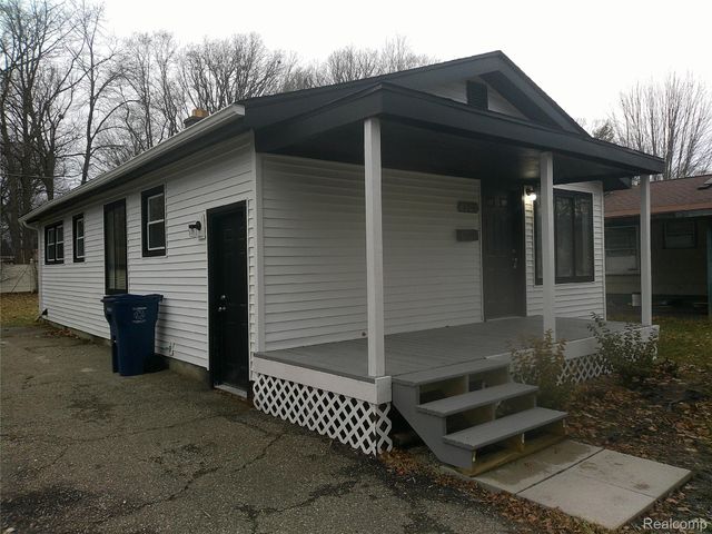 4502 Huckleberry Lane, Flint, MI 48507