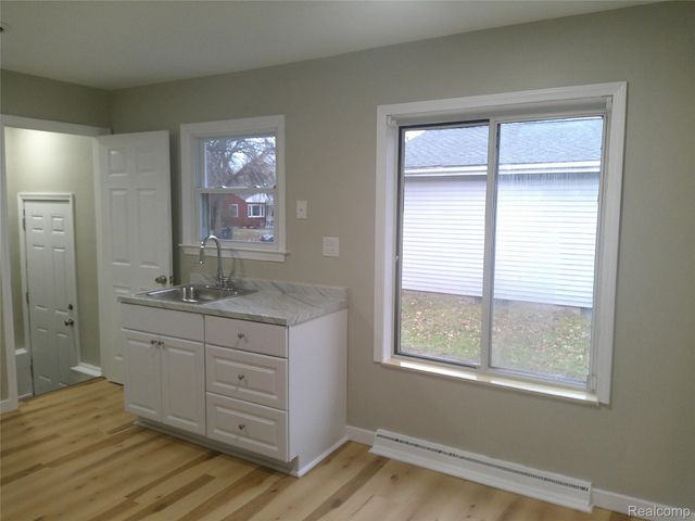 4502 Huckleberry Lane, Flint, MI 48507