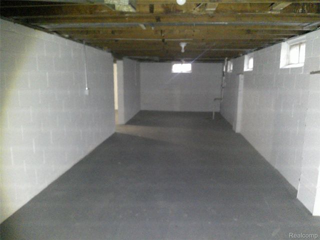4502 Huckleberry Lane, Flint, MI 48507