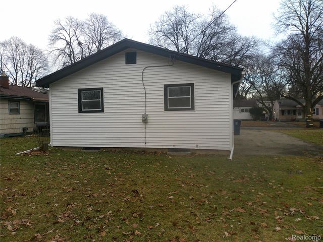 4502 Huckleberry Lane, Flint, MI 48507