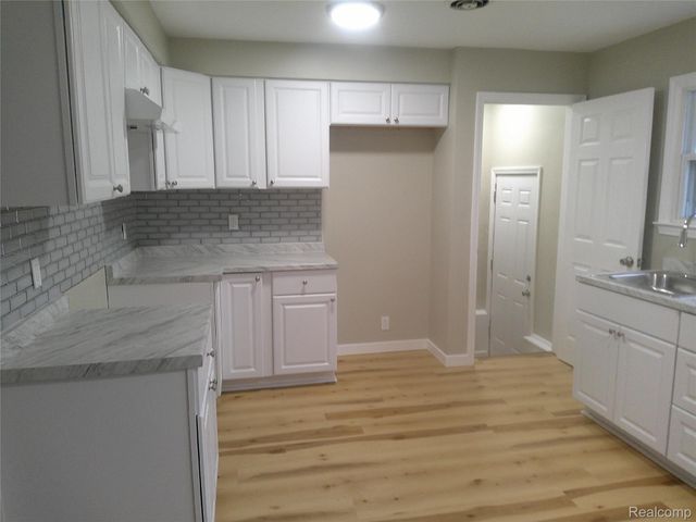 4502 Huckleberry Lane, Flint, MI 48507