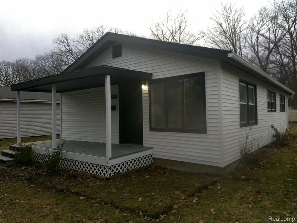 4502 Huckleberry Lane, Flint, MI 48507