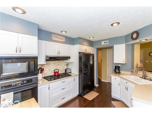 10812 Washington Bay Drive, Fishers, IN 46037