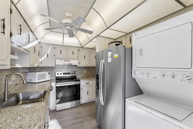 1050 Citrus 202, Delray Beach, FL 33445