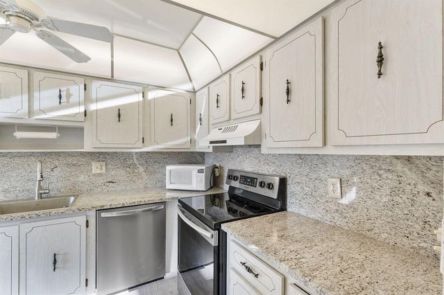 1050 Citrus 202, Delray Beach, FL 33445
