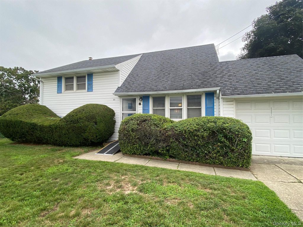 85 Stellenwerf Avenue, Islip Terrace, NY 11752 — exterior