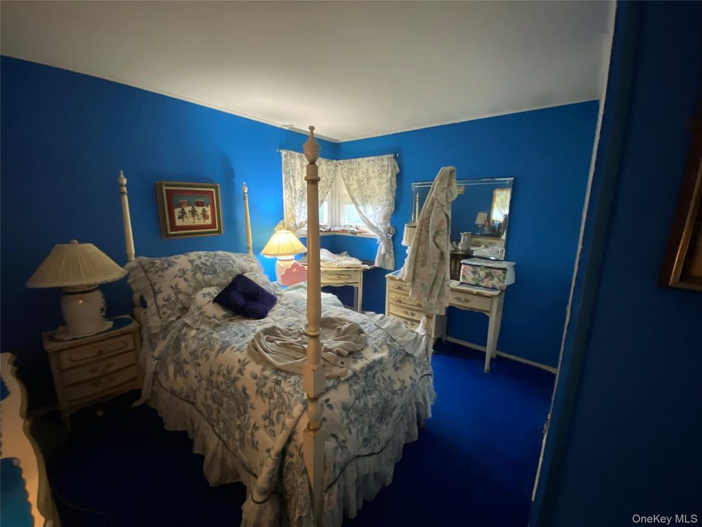 85 Stellenwerf Avenue, Islip Terrace, NY 11752 — photo 2
