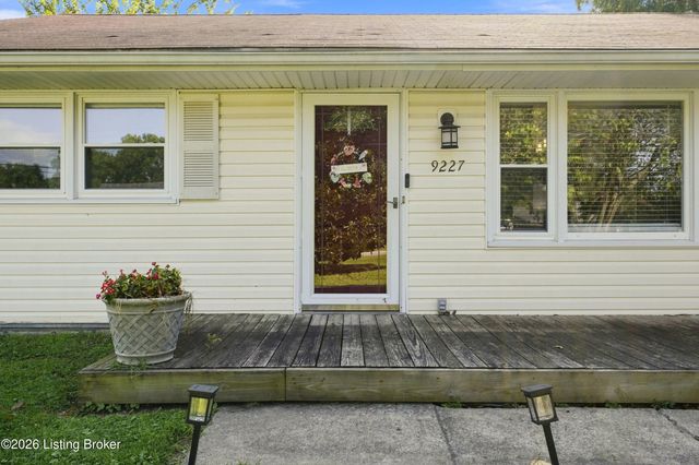 9227 Omar Khayyam Blvd, Louisville, KY 40272