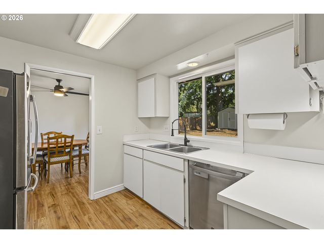 20545 Sw WESTSIDE St, Beaverton, OR 97078