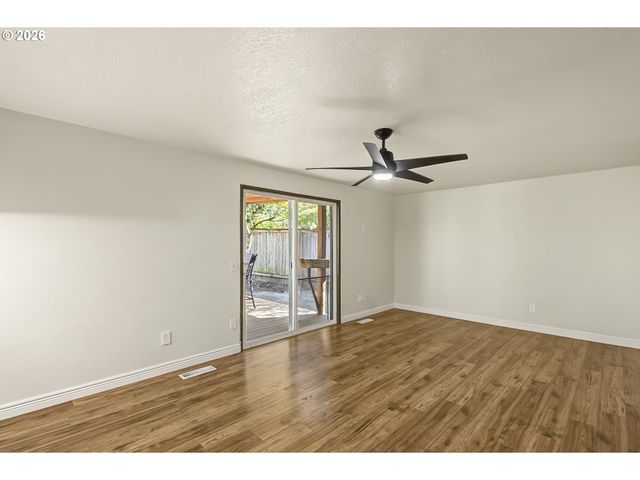 20545 Sw WESTSIDE St, Beaverton, OR 97078
