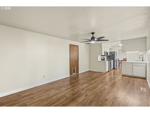 20545 Sw WESTSIDE St, Beaverton, OR 97078