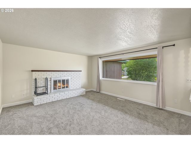 20545 Sw WESTSIDE St, Beaverton, OR 97078