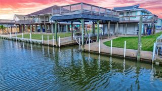 122 Jolly Boat Lane, Freeport, TX 77541