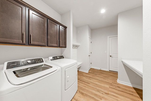 615 Bark River WAY, Dousman, WI 53118
