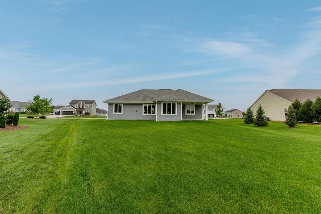 615 Bark River WAY, Dousman, WI 53118