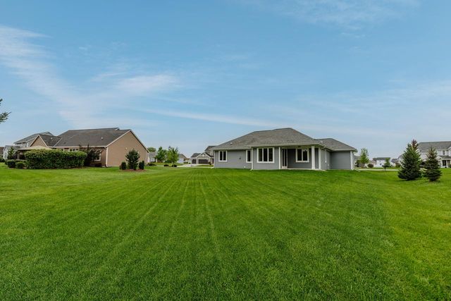 615 Bark River WAY, Dousman, WI 53118
