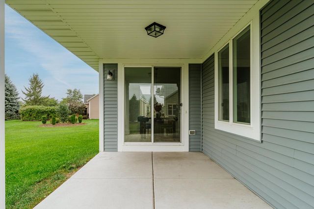 615 Bark River WAY, Dousman, WI 53118