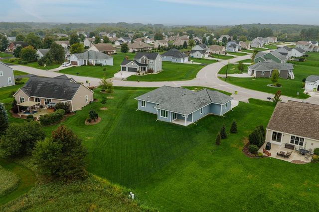 615 Bark River WAY, Dousman, WI 53118