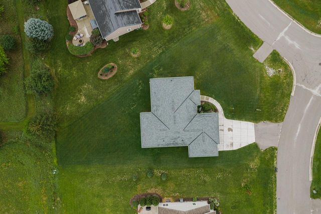 615 Bark River WAY, Dousman, WI 53118