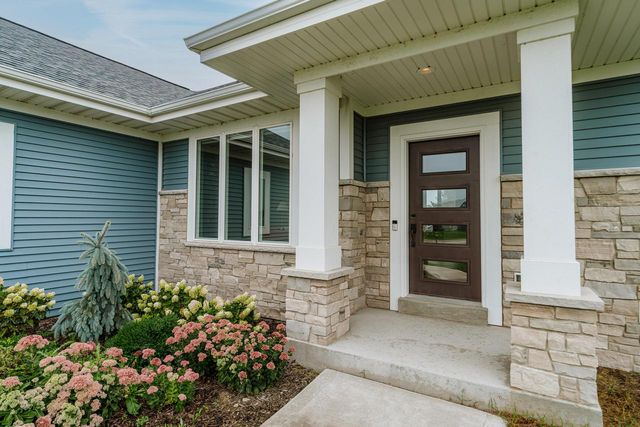 615 Bark River WAY, Dousman, WI 53118