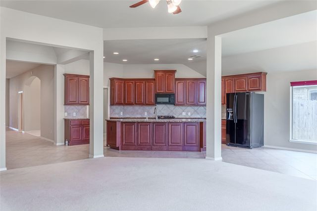 2711 Imperial Grove Lane, Conroe, TX 77385