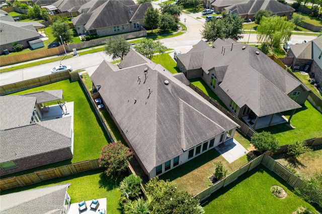 2711 Imperial Grove Lane, Conroe, TX 77385