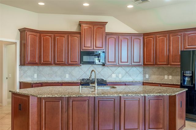 2711 Imperial Grove Lane, Conroe, TX 77385