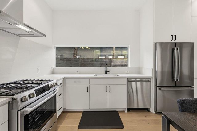 613 W Mary ST B, Austin, TX 78704