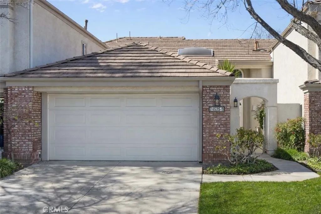 24526 Windsor Drive B, Valencia, CA 91355