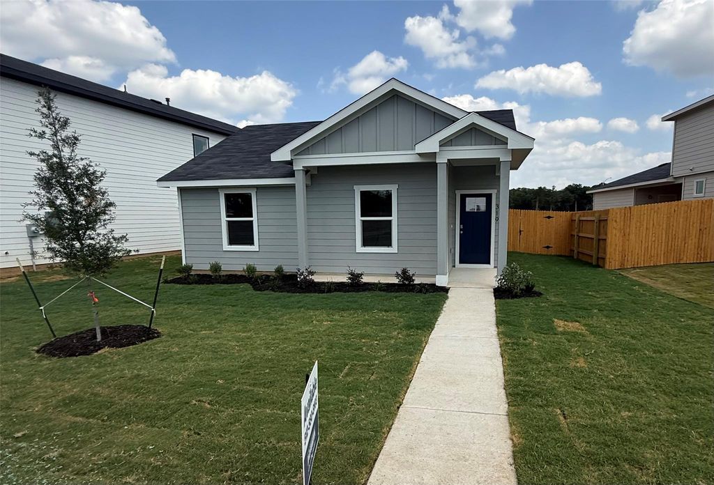 319 Puerto Plata Ave, Bastrop, TX 78602