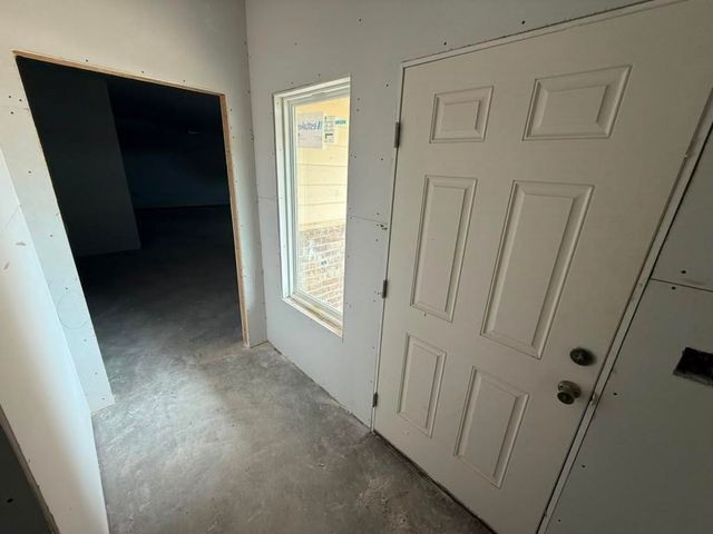8956 E Joshua St, Bel Aire, KS 67226
