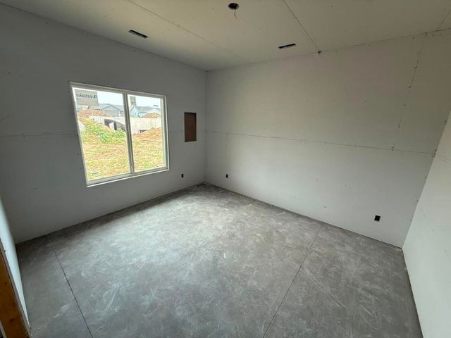 8956 E Joshua St, Bel Aire, KS 67226
