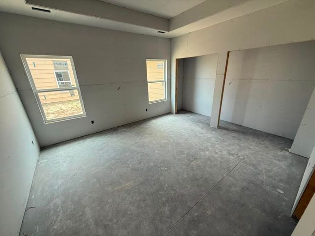 8956 E Joshua St, Bel Aire, KS 67226