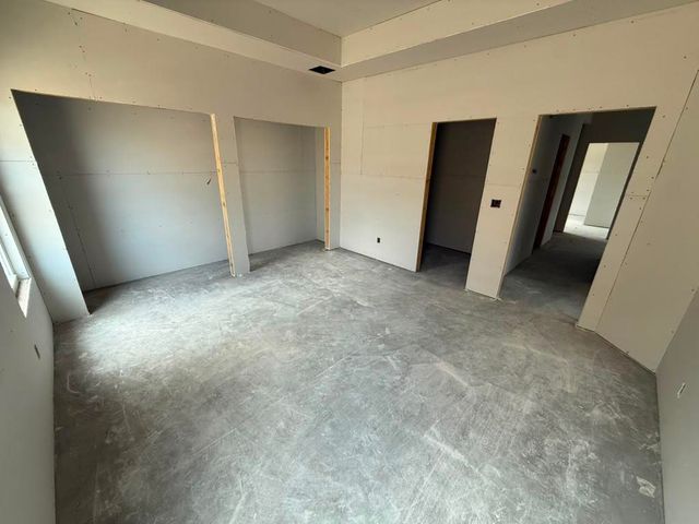 8956 E Joshua St, Bel Aire, KS 67226