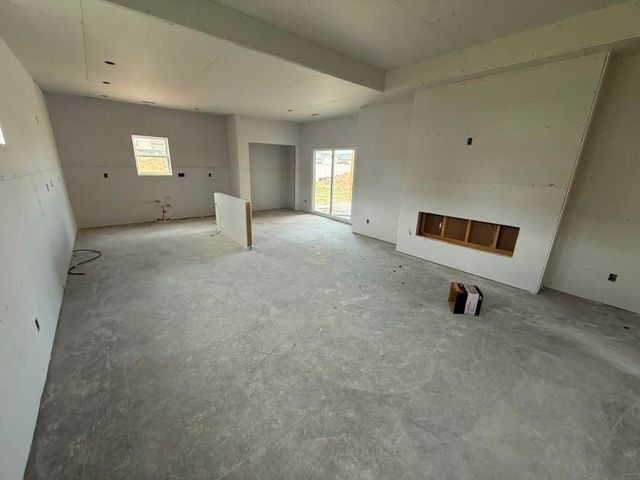 8956 E Joshua St, Bel Aire, KS 67226
