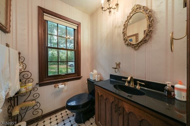 44 Chestnut Rd, Chatham Twp., NJ 07928