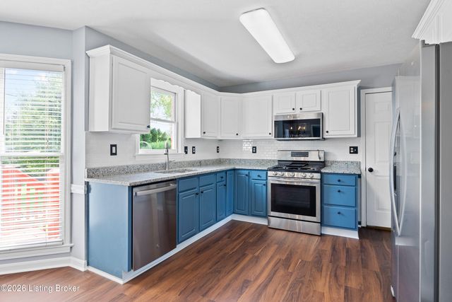 3408 Sample Way, Louisville, KY 40245