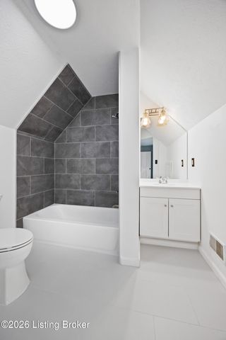 3408 Sample Way, Louisville, KY 40245