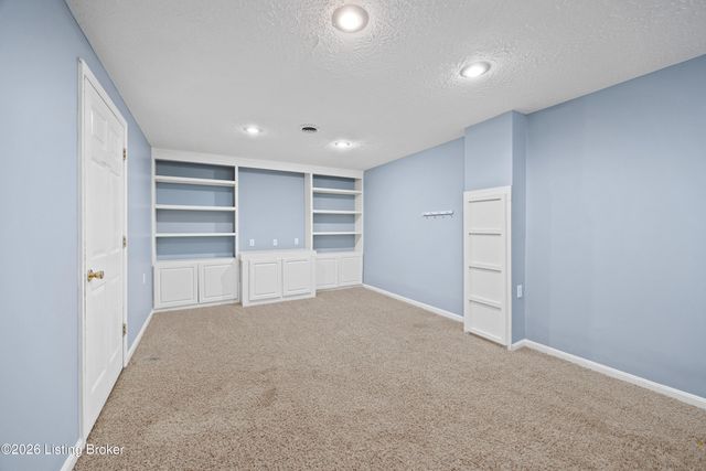 3408 Sample Way, Louisville, KY 40245