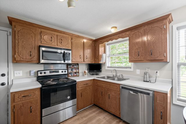 3449 Loon Dr, Clarksville, TN 37042