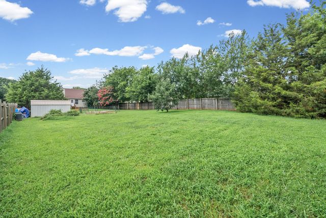 3449 Loon Dr, Clarksville, TN 37042
