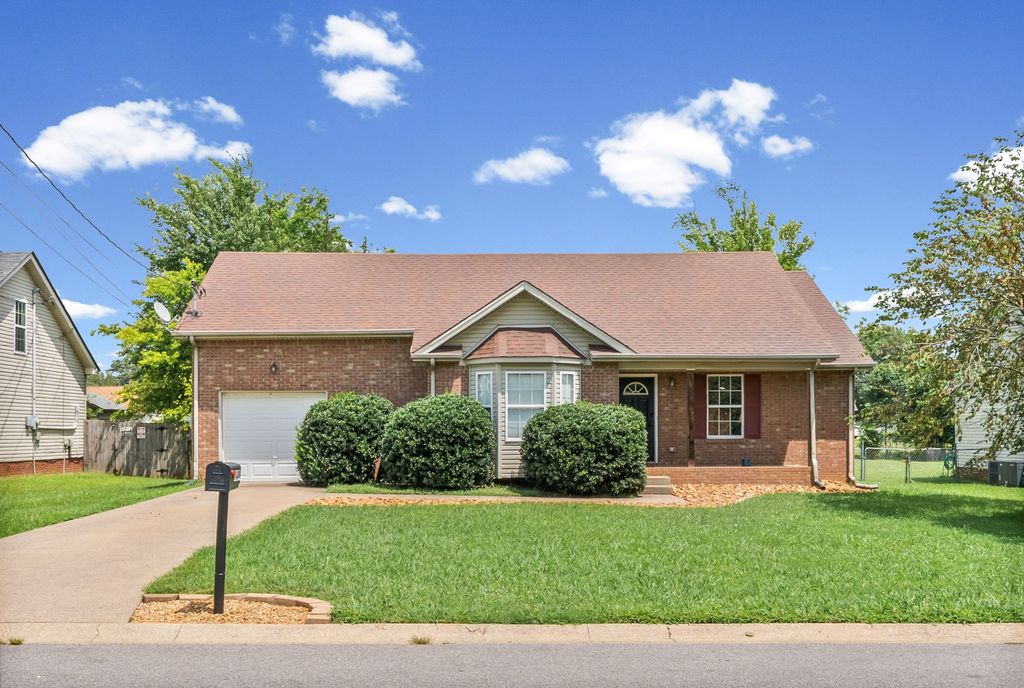 3449 Loon Dr, Clarksville, TN 37042