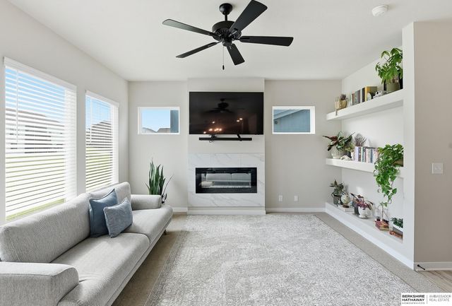 5515 N 182nd Street, Elkhorn, NE 68022