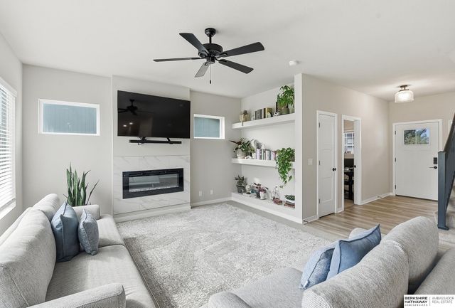 5515 N 182nd Street, Elkhorn, NE 68022