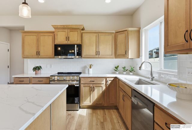 5515 N 182nd Street, Elkhorn, NE 68022