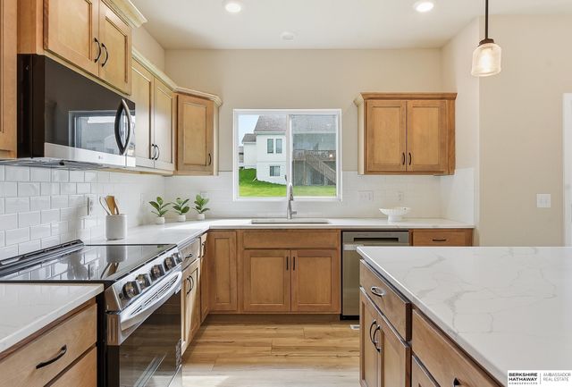 5515 N 182nd Street, Elkhorn, NE 68022