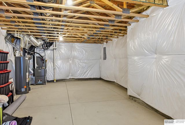 5515 N 182nd Street, Elkhorn, NE 68022
