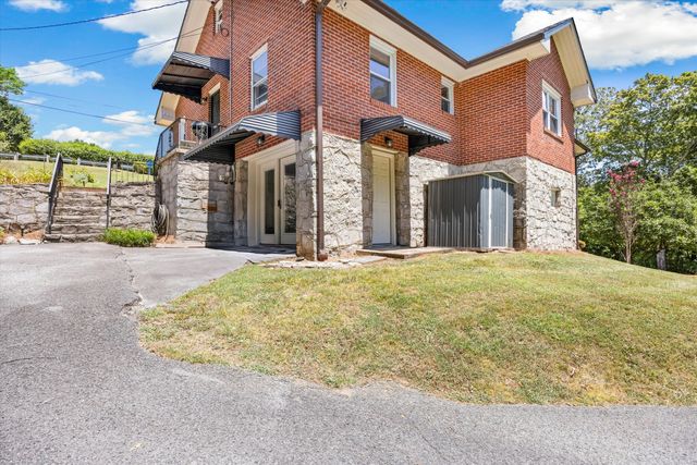 701 S Crest Road, Chattanooga, TN 37404